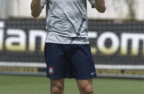 Durante o treino realizado esta manh no CT Joaquim Grava, localizado no Parque Ecolgico do Tiete. O prximo jogo da equipe ser amanh, quarta-feira, dia 17/10 contra o Cruzeiro, no estdio Melo, em Varginha/MG, vlido pela 31 rodada do Campeonato Brasileiro de 2012