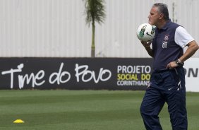 Durante o treino realizado esta manh no CT Joaquim Grava, localizado no Parque Ecolgico do Tiete. O prximo jogo da equipe ser amanh, quarta-feira, dia 17/10 contra o Cruzeiro, no estdio Melo, em Varginha/MG, vlido pela 31 rodada do Campeonato Brasileiro de 2012