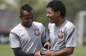 Durante o treino realizado esta manh no CT Joaquim Grava, localizado no Parque Ecolgico do Tiete. O prximo jogo da equipe ser amanh, quarta-feira, dia 17/10 contra o Cruzeiro, no estdio Melo, em Varginha/MG, vlido pela 31 rodada do Campeonato Brasileiro de 2012