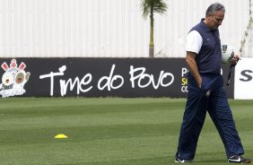 Durante o treino realizado esta manh no CT Joaquim Grava, localizado no Parque Ecolgico do Tiete. O prximo jogo da equipe ser amanh, quarta-feira, dia 17/10 contra o Cruzeiro, no estdio Melo, em Varginha/MG, vlido pela 31 rodada do Campeonato Brasileiro de 2012