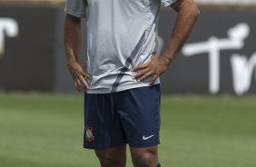 Durante o treino realizado esta manh no CT Joaquim Grava, localizado no Parque Ecolgico do Tiete. O prximo jogo da equipe ser amanh, quarta-feira, dia 17/10 contra o Cruzeiro, no estdio Melo, em Varginha/MG, vlido pela 31 rodada do Campeonato Brasileiro de 2012