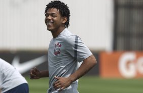 Durante o treino realizado esta manh no CT Joaquim Grava, localizado no Parque Ecolgico do Tiete. O prximo jogo da equipe ser amanh, quarta-feira, dia 17/10 contra o Cruzeiro, no estdio Melo, em Varginha/MG, vlido pela 31 rodada do Campeonato Brasileiro de 2012