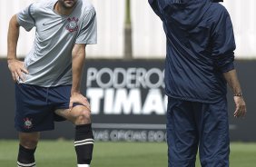 Durante o treino realizado esta manh no CT Joaquim Grava, localizado no Parque Ecolgico do Tiete. O prximo jogo da equipe ser amanh, quarta-feira, dia 17/10 contra o Cruzeiro, no estdio Melo, em Varginha/MG, vlido pela 31 rodada do Campeonato Brasileiro de 2012