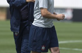 Durante o treino realizado esta manh no CT Joaquim Grava, localizado no Parque Ecolgico do Tiete. O prximo jogo da equipe ser amanh, quarta-feira, dia 17/10 contra o Cruzeiro, no estdio Melo, em Varginha/MG, vlido pela 31 rodada do Campeonato Brasileiro de 2012