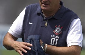 Durante o treino realizado esta manh no CT Joaquim Grava, localizado no Parque Ecolgico do Tiete. O prximo jogo da equipe ser amanh, quarta-feira, dia 17/10 contra o Cruzeiro, no estdio Melo, em Varginha/MG, vlido pela 31 rodada do Campeonato Brasileiro de 2012