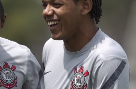 Durante o treino realizado esta manh no CT Joaquim Grava, localizado no Parque Ecolgico do Tiete. O prximo jogo da equipe ser amanh, quarta-feira, dia 17/10 contra o Cruzeiro, no estdio Melo, em Varginha/MG, vlido pela 31 rodada do Campeonato Brasileiro de 2012