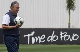 Durante o treino realizado esta manh no CT Joaquim Grava, localizado no Parque Ecolgico do Tiete. O prximo jogo da equipe ser amanh, quarta-feira, dia 17/10 contra o Cruzeiro, no estdio Melo, em Varginha/MG, vlido pela 31 rodada do Campeonato Brasileiro de 2012