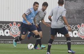 Durante o treino realizado esta tarde no CT Joaquim Grava, localizado no Parque Ecolgico do Tiete. O prximo jogo da equipe ser sbado, dia 27/10 contra o Vasco da Gama, no Pacaembu, vlido pela 33 rodada do Campeonato Brasileiro de 2012