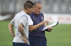 Durante o treino realizado esta tarde no CT Joaquim Grava, localizado no Parque Ecolgico do Tiete. O prximo jogo da equipe ser sbado, dia 27/10 contra o Vasco da Gama, no Pacaembu, vlido pela 33 rodada do Campeonato Brasileiro de 2012