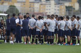 Durante o treino realizado esta tarde no CT Joaquim Grava, localizado no Parque Ecolgico do Tiete. O prximo jogo da equipe ser sbado, dia 27/10 contra o Vasco da Gama, no Pacaembu, vlido pela 33 rodada do Campeonato Brasileiro de 2012