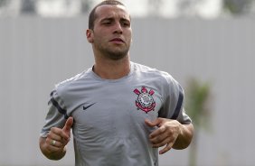 Durante o treino realizado esta tarde no CT Joaquim Grava, localizado no Parque Ecolgico do Tiete. O prximo jogo da equipe ser sbado, dia 27/10 contra o Vasco da Gama, no Pacaembu, vlido pela 33 rodada do Campeonato Brasileiro de 2012