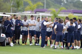 Durante o treino realizado esta tarde no CT Joaquim Grava, localizado no Parque Ecolgico do Tiete. O prximo jogo da equipe ser sbado, dia 27/10 contra o Vasco da Gama, no Pacaembu, vlido pela 33 rodada do Campeonato Brasileiro de 2012