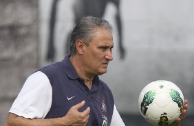 Durante o treino realizado esta tarde no CT Joaquim Grava, localizado no Parque Ecolgico do Tiete. O prximo jogo da equipe ser sbado, dia 27/10 contra o Vasco da Gama, no Pacaembu, vlido pela 33 rodada do Campeonato Brasileiro de 2012