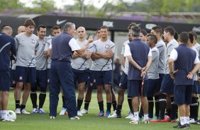 Durante o treino realizado esta tarde no CT Joaquim Grava, localizado no Parque Ecolgico do Tiete. O prximo jogo da equipe ser sbado, dia 27/10 contra o Vasco da Gama, no Pacaembu, vlido pela 33 rodada do Campeonato Brasileiro de 2012