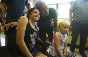 O atacante Emerson visita o GRAAC - Grupo de Apoio ao Adolescente e à Criança com Câncer - após o treino realizado esta manhã no CT Joaquim Grava, localizado no Parque Ecológico do Tiete. O próximo jogo da equipe será domingo, dia 04/11, contra o Atlético-GO, no estádio Serra Dourada, válido pela 34ª rodada do Campeonato Brasileiro de 2012