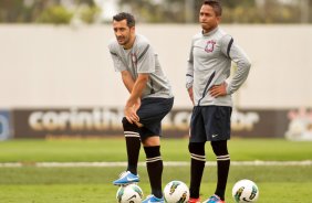 Douglas e Jorge Henrique durante treino do Corinthians So Paulo