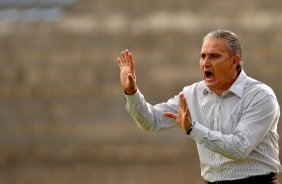 O tcnico Tite do Corinthians durante partida vlida pelo Campeonato Brasileiro realizado no Serejo