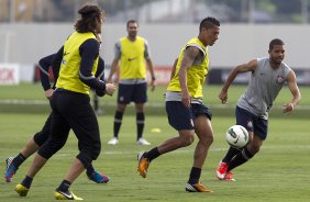 Durante o treino realizado esta tarde no CT Joaquim Grava, localizado no Parque Ecolgico do Tiete. O prximo jogo da equipe ser sbado, dia 10/11, contra o Coritiba, no estdio do Pacaembu, vlido pela 35 rodada do Campeonato Brasileiro de 2012