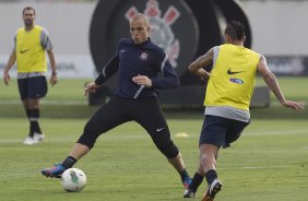 Durante o treino realizado esta tarde no CT Joaquim Grava, localizado no Parque Ecolgico do Tiete. O prximo jogo da equipe ser sbado, dia 10/11, contra o Coritiba, no estdio do Pacaembu, vlido pela 35 rodada do Campeonato Brasileiro de 2012