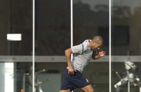 Durante o treino realizado esta tarde no CT Joaquim Grava, localizado no Parque Ecolgico do Tiete. O prximo jogo da equipe ser sbado, dia 10/11, contra o Coritiba, no estdio do Pacaembu, vlido pela 35 rodada do Campeonato Brasileiro de 2012