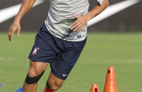 Durante o treino realizado esta tarde no CT Joaquim Grava, localizado no Parque Ecolgico do Tiete. O prximo jogo da equipe ser sbado, dia 10/11, contra o Coritiba, no estdio do Pacaembu, vlido pela 35 rodada do Campeonato Brasileiro de 2012