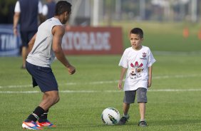 Durante o treino realizado esta tarde no CT Joaquim Grava, localizado no Parque Ecolgico do Tiete. O prximo jogo da equipe ser sbado, dia 10/11, contra o Coritiba, no estdio do Pacaembu, vlido pela 35 rodada do Campeonato Brasileiro de 2012