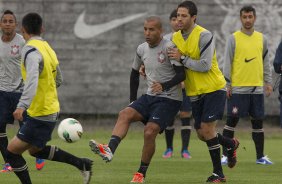 Durante o treino realizado esta tarde no CT Joaquim Grava, localizado no Parque Ecolgico do Tiete. O prximo jogo da equipe ser amanh, sbado, dia 10/11, contra o Coritiba, no estdio do Pacaembu, vlido pela 35 rodada do Campeonato Brasileiro de 2012