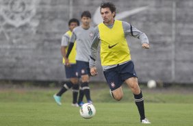 Durante o treino realizado esta tarde no CT Joaquim Grava, localizado no Parque Ecolgico do Tiete. O prximo jogo da equipe ser amanh, sbado, dia 10/11, contra o Coritiba, no estdio do Pacaembu, vlido pela 35 rodada do Campeonato Brasileiro de 2012