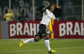 Durante a partida entre Corinthians x Coritiba, realizada esta noite no estdio do Pacaembu, jogo vlido pela 35 rodada do Campeonato Brasileiro de 2012