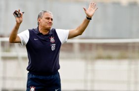 O tcnico Tite do Corinthians durante treino realizado no CT Joaquim Grava