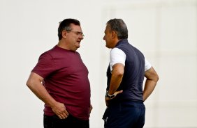 O tcnico Tite e o presidente do Corinthians Mario Gobbi durante treino realizado no CT Joaquim Grava