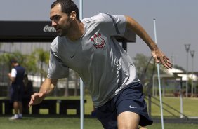Durante o treino realizado esta manh no CT Joaquim Grava, localizado no Parque Ecolgico do Tiete. O prximo jogo da equipe ser domingo, dia 02/12, contra o So Paulo, no Pacaembu, vlido pela 38 rodada do Campeonato Brasileiro de 2012