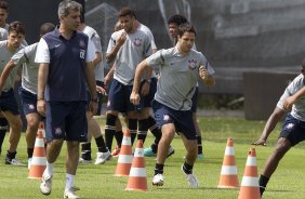 Durante o treino realizado esta manh no CT Joaquim Grava, localizado no Parque Ecolgico do Tiete. O prximo jogo da equipe ser amanh, domingo, dia 02/12, contra o So Paulo, no Pacaembu, vlido pela 38 rodada do Campeonato Brasileiro de 2012