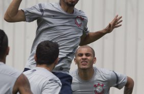 Durante o treino realizado esta manh no CT Joaquim Grava, localizado no Parque Ecolgico do Tiete. O prximo jogo da equipe ser amanh, domingo, dia 02/12, contra o So Paulo, no Pacaembu, vlido pela 38 rodada do Campeonato Brasileiro de 2012
