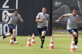 Durante o treino realizado esta manh no CT Joaquim Grava, localizado no Parque Ecolgico do Tiete. O prximo jogo da equipe ser amanh, domingo, dia 02/12, contra o So Paulo, no Pacaembu, vlido pela 38 rodada do Campeonato Brasileiro de 2012