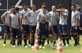 Durante o treino realizado esta manh no CT Joaquim Grava, localizado no Parque Ecolgico do Tiete. O prximo jogo da equipe ser amanh, domingo, dia 02/12, contra o So Paulo, no Pacaembu, vlido pela 38 rodada do Campeonato Brasileiro de 2012
