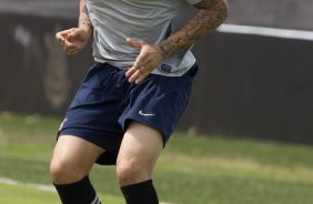 Durante o treino realizado esta manh no CT Joaquim Grava, localizado no Parque Ecolgico do Tiete. O prximo jogo da equipe ser amanh, domingo, dia 02/12, contra o So Paulo, no Pacaembu, vlido pela 38 rodada do Campeonato Brasileiro de 2012
