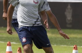 Durante o treino realizado esta manh no CT Joaquim Grava, localizado no Parque Ecolgico do Tiete. O prximo jogo da equipe ser amanh, domingo, dia 02/12, contra o So Paulo, no Pacaembu, vlido pela 38 rodada do Campeonato Brasileiro de 2012
