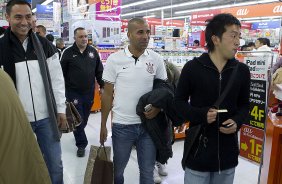 Foram fazer comprar em um shopping perto do hotel, após o treino do Corinthians esta manhã no Wave Stadium Kariya, onde se prepara para disputar o Campeonato Mundial Interclubes organizado pela FIFA, a ser jogado nas cidades de Toyota e Yokohama