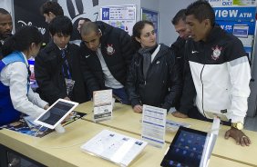 Foram fazer comprar em um shopping perto do hotel, aps o treino do Corinthians esta manh no Wave Stadium Kariya, onde se prepara para disputar o Campeonato Mundial Interclubes organizado pela FIFA, a ser jogado nas cidades de Toyota e Yokohama