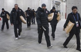 Mais a comissão tecnica fora ao estádio de Toyota, para assistir ao jogo entre o Al Ahly, do Egito, e o Sanfrecce Hiroshima, após o treino desta tarde no Wave Stadium Kariya, como preparação para a disputa do Campeonato Mundial Interclubes organizado pela FIFA, a ser jogado nas cidades de Toyota e Yokohama
