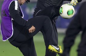 Durante o treino do Corinthians esta noite no Yokohama Stadium, na cidade de Yokohama/Japao; o time se prepara para o jogo contra o Chelsea/Inglaterra, amanh, dia 16/12, domingo, na disputa do titulo de Campeo Mundial Interclubes 2012 organizado pela FIFA - Yokohama/Japan