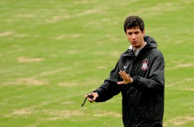 O tcnico Rodrigo Leitao durante treino do Corinthians sub 18 realizado no Parque sao Jorge