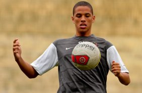 Rivaldo Junior filho do ex jogador Rivaldo durante treino do Corinthians sub 18 realizado no Parque sao Jorge
