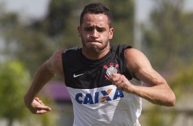 Durante o treino realizado esta manh no CT Joaquim Grava, localizado no Parque Ecolgico do Tiete. O prximo jogo da equipe ser domingo, dia 20/01, contra o Paulista de Jundia, no estdio Jaime Cintra , em Jundia, vlido pela 1 rodada do Campeonato Paulista de 2013