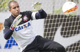 Durante o treino realizado esta manh no CT Joaquim Grava, localizado no Parque Ecolgico do Tiete. O prximo jogo da equipe ser domingo, dia 20/01, contra o Paulista de Jundia, no estdio Jaime Cintra , em Jundia, vlido pela 1 rodada do Campeonato Paulista de 2013