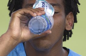 Durante o treino realizado esta manh no CT Joaquim Grava, localizado no Parque Ecolgico do Tiete. O prximo jogo da equipe ser domingo, dia 20/01, contra o Paulista de Jundia, no estdio Jaime Cintra , em Jundia, vlido pela 1 rodada do Campeonato Paulista de 2013