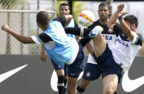 Durante o treino realizado esta manh no CT Joaquim Grava, localizado no Parque Ecolgico do Tiete. O prximo jogo da equipe ser domingo, dia 20/01, contra o Paulista de Jundia, no estdio Jaime Cintra , em Jundia, vlido pela 1 rodada do Campeonato Paulista de 2013