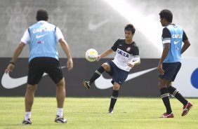 Durante o treino realizado esta manh no CT Joaquim Grava, localizado no Parque Ecolgico do Tiete. O prximo jogo da equipe ser domingo, dia 20/01, contra o Paulista de Jundia, no estdio Jaime Cintra , em Jundia, vlido pela 1 rodada do Campeonato Paulista de 2013