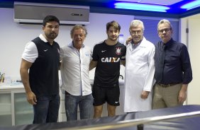 O atacante Alexandre Pato antes dos exames realizados esta manhã no CT Joaquim Grava, localizado no Parque Ecológico do Tiete. O próximo jogo da equipe será domingo, dia 20/01, contra o Paulista de Jundiaí, no estádio Jaime Cintra , em Jundiaí, válido pela 1ª rodada do Campeonato Paulista de 2013
